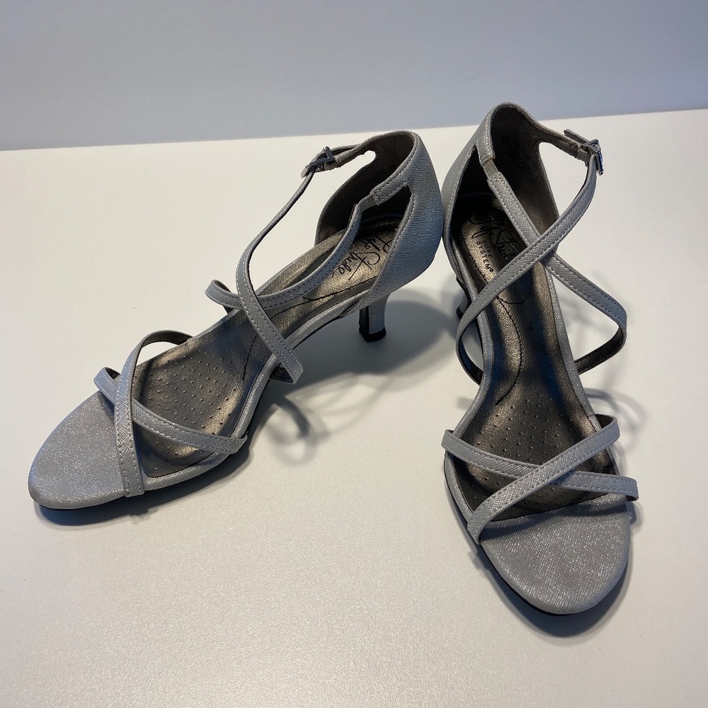 LifeStride Strappy Sandal - Size 8, silver